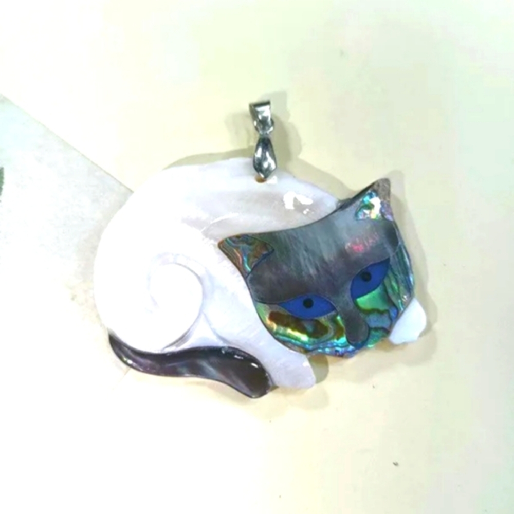 ⚠️1 Left! Natural White Abalone Shell Cat Necklace - Picture 2 of 5